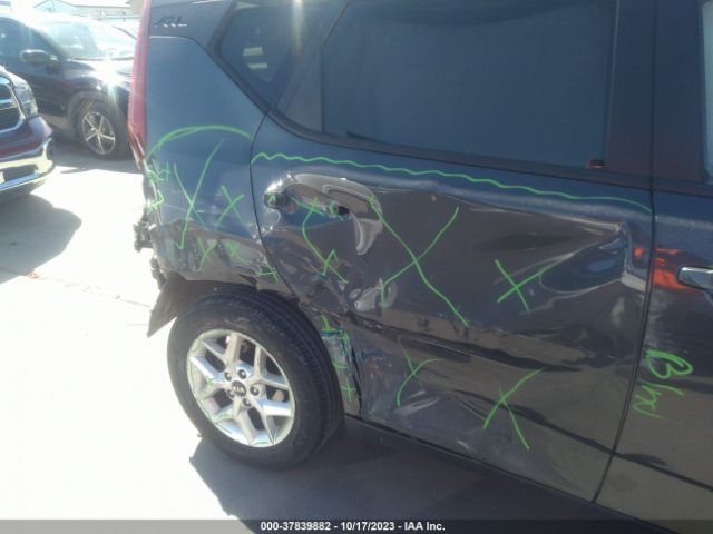 KNDJ23AUXM7749211 KIA SOUL S