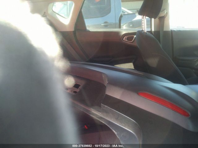 KNDJ23AUXM7749211 KIA SOUL S