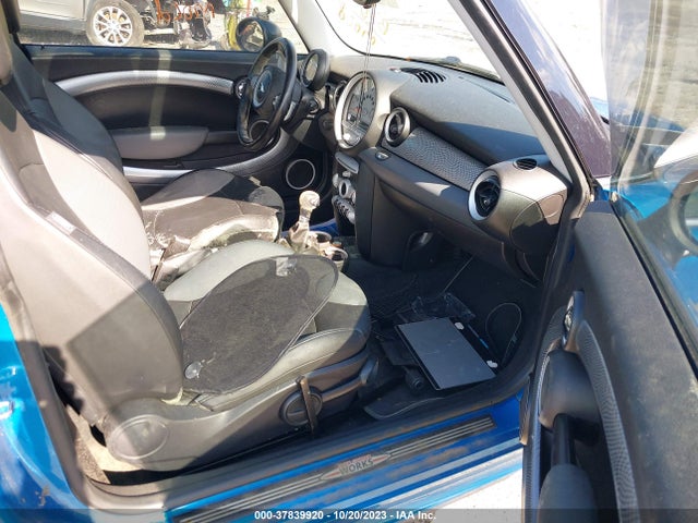2009 MINI COOPER HARDTOP WMWMF73529TW84400 Photo 4
