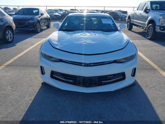 Chevrolet Camaro 2lt 2018 1G1FD1RS3J0116182 Image 12