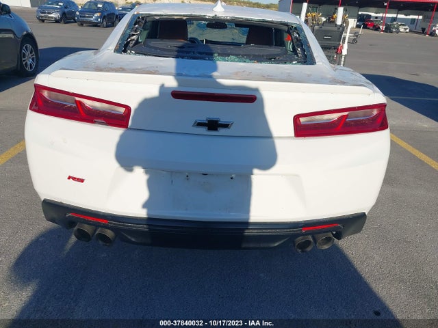 Chevrolet Camaro 2lt 2018 1G1FD1RS3J0116182 Image 16