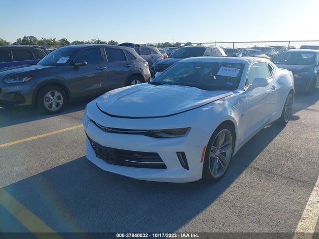 Chevrolet Camaro 2lt 2018 1G1FD1RS3J0116182 Image 2