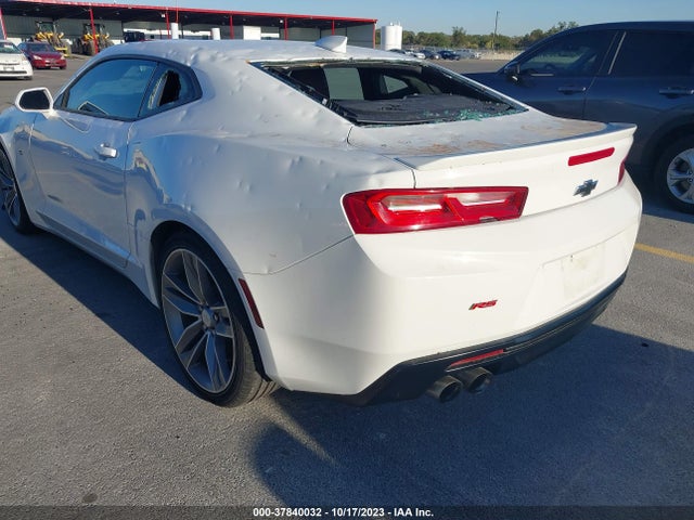 Chevrolet Camaro 2lt 2018 1G1FD1RS3J0116182 Image 3