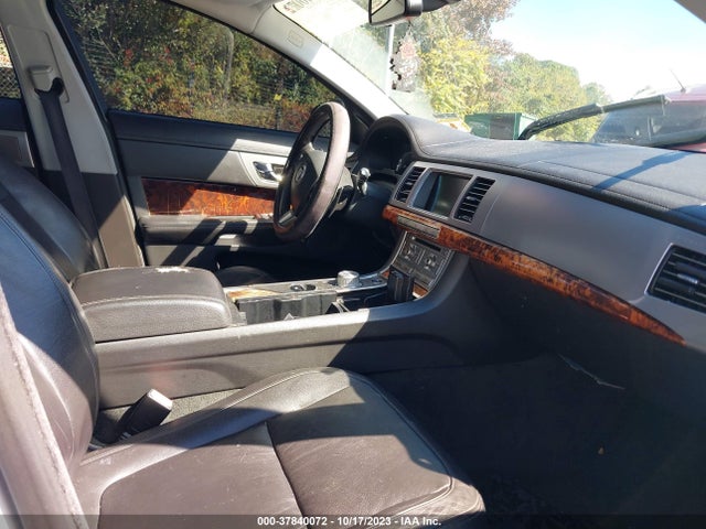 2009 JAGUAR XF SAJWA05BX9HR08232 Photo 4