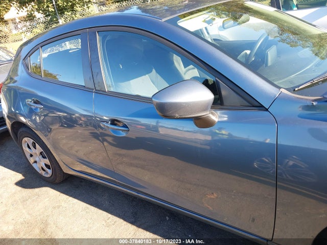 Mazda Mazda3 I Sport 2016 JM1BM1J78G1306754 Image 13