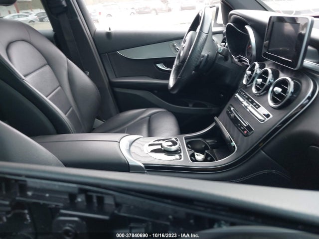 2019 MERCEDES-BENZ GLC 300 VIN: WDC0G4JB8KV142728
