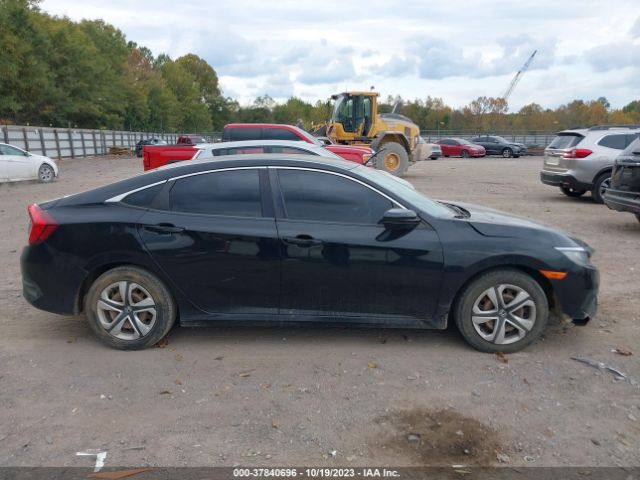 19XFC2F52JE041576 Honda Civic Sedan Lx