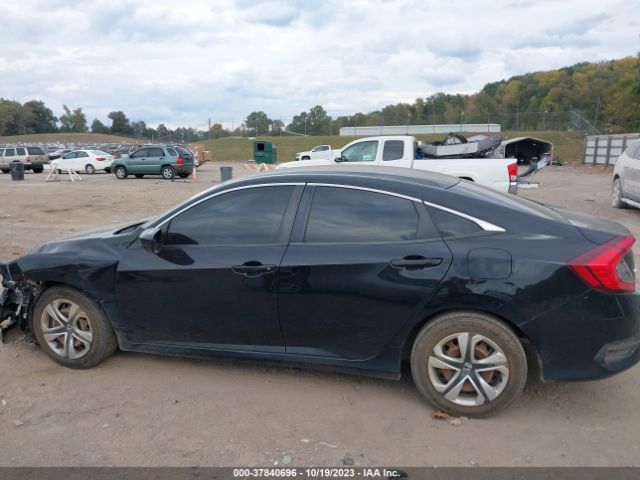 19XFC2F52JE041576 Honda Civic Sedan Lx