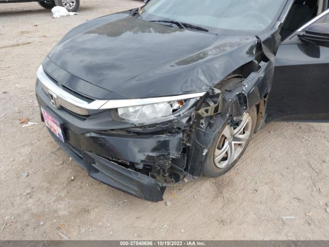 19XFC2F52JE041576 Honda Civic Sedan Lx