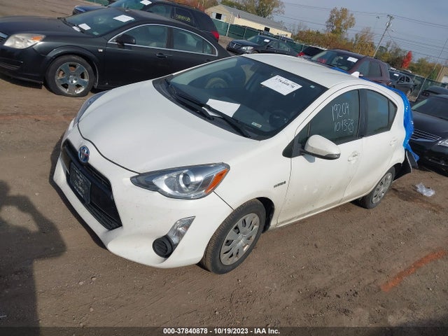 Toyota Prius C One/two/three/four 2016 JTDKDTB32G1129027 Image 2