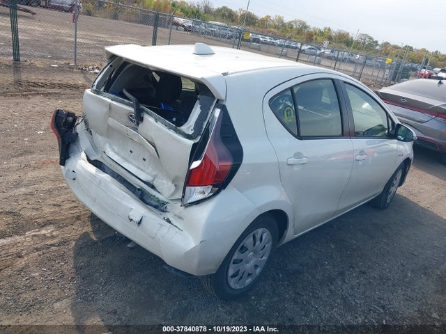 Toyota Prius C One/two/three/four 2016 JTDKDTB32G1129027 Image 4