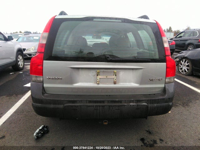 2004 VOLVO V70 XC70 VIN: YV1SZ59H241165840