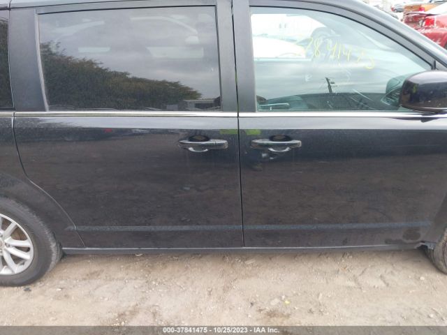 2C4RDGCG1KR758810 Dodge Grand Caravan Sxt
