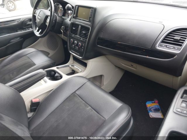 2C4RDGCG1KR758810 Dodge Grand Caravan Sxt