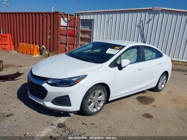 Chevrolet CRUZE LT 2019 1G1BE5SM8K7146172 Image 2