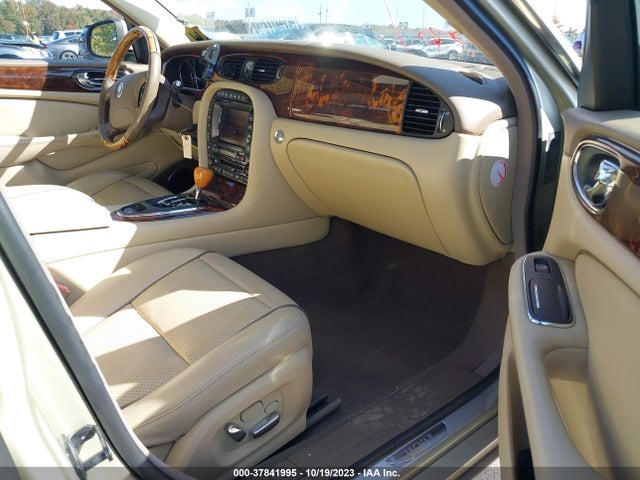 2008 JAGUAR XJ SAJWA71BX8SH27425 Photo 4
