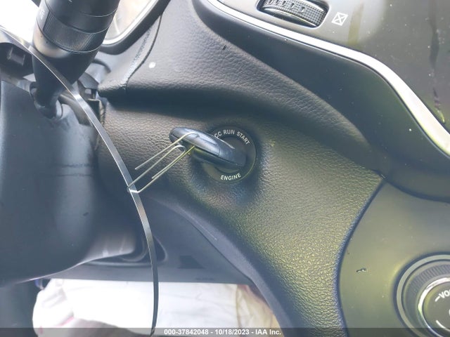 2019 JEEP CHEROKEE LATITUDE FWD VIN: 1C4PJLCX7KD264043