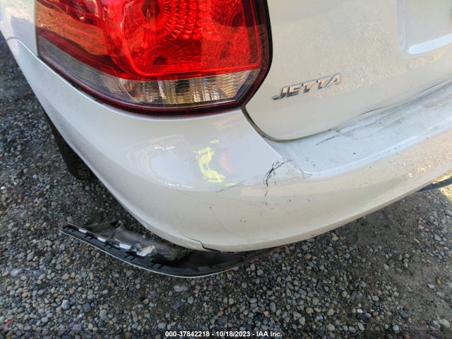 3VWPL7AJ3EM623944 Volkswagen Jetta Sportwagen Tdi