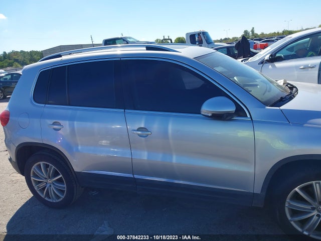 2016 VOLKSWAGEN TIGUAN SE VIN: WVGAV7AX2GW560373