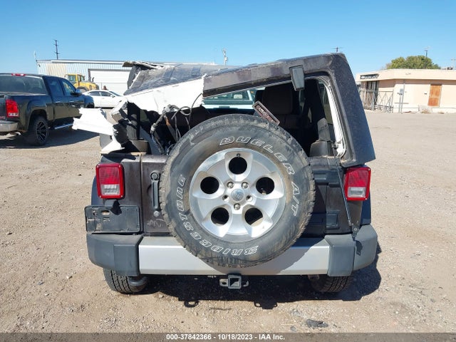 2013 JEEP WRANGLER UNLIMITED SAHARA VIN: 1C4HJWEGXDL658213