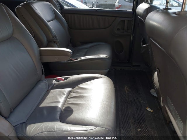 2004 TOYOTA SIENNA XLE VIN: 5TDBA22C34S021811