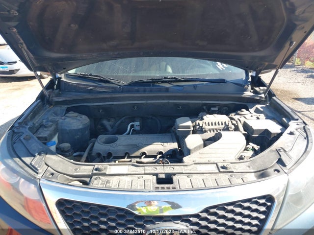 2013 KIA SORENTO LX VIN: 5XYKT3A10DG335350