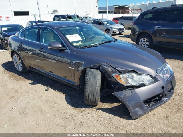 2011 JAGUAR XF SAJWA0GBXBLR87711 Photo 0