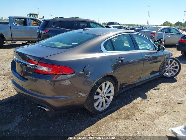 2011 JAGUAR XF SAJWA0GBXBLR87711 Photo 3