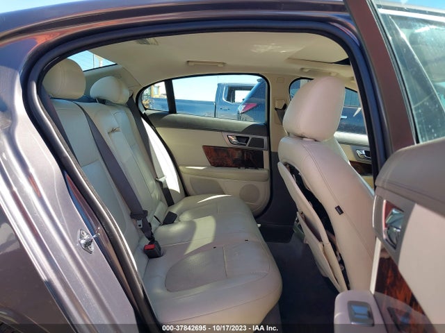 2011 JAGUAR XF SAJWA0GBXBLR87711 Photo 7