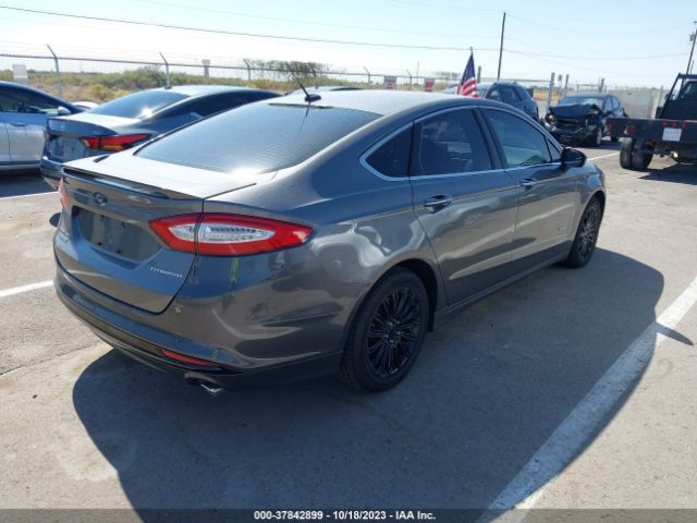 3FA6P0SU5ER382805 Ford Fusion Energi Titanium