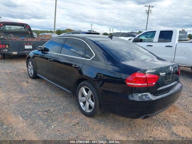 1VWAT7A30FC082698 Volkswagen Passat 1.8t Limited Edition