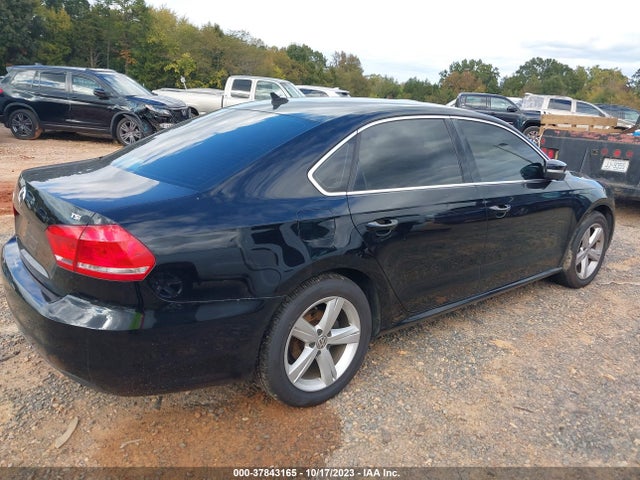 1VWAT7A30FC082698 Volkswagen Passat 1.8t Limited Edition