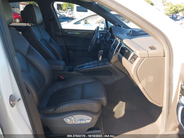 2018 PORSCHE MACAN WP1AA2A5XJLB04405 Photo 4