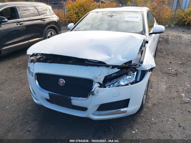 2016 JAGUAR XF SAJBJ4BV1GCY16439 Photo 5