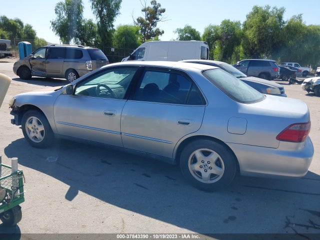 1998 HONDA ACCORD SDN EX VIN: 1HGCG165XWA067890