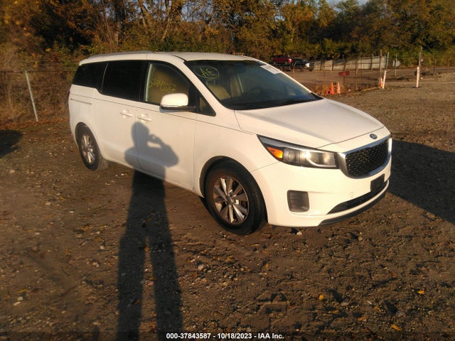 2015 KNDMB5C15F6045812 main image