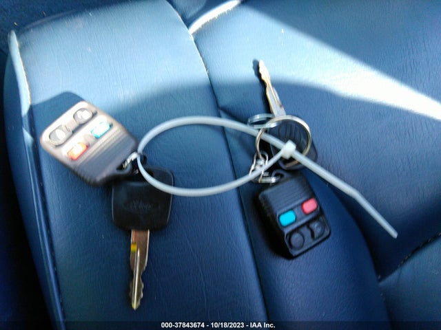2001 MERCURY GRAND MARQUIS GS VIN: 2MEFM74W11X664699