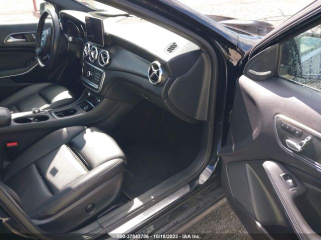 WDCTG4GB4KJ584739 Mercedes-Benz Gla Gla 250