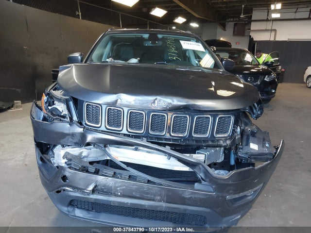 3C4NJDBB7KT651849 Jeep Compass Latitude
