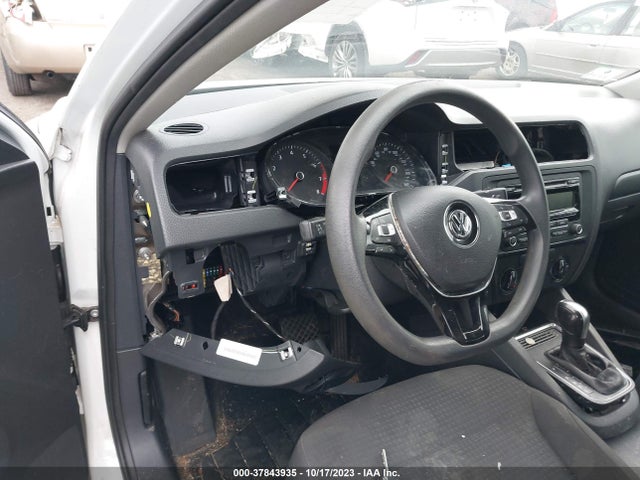 3VW2K7AJ3FM228435 Volkswagen Jetta Sedan 2.0l S