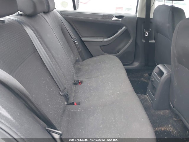 3VW2K7AJ3FM228435 Volkswagen Jetta Sedan 2.0l S