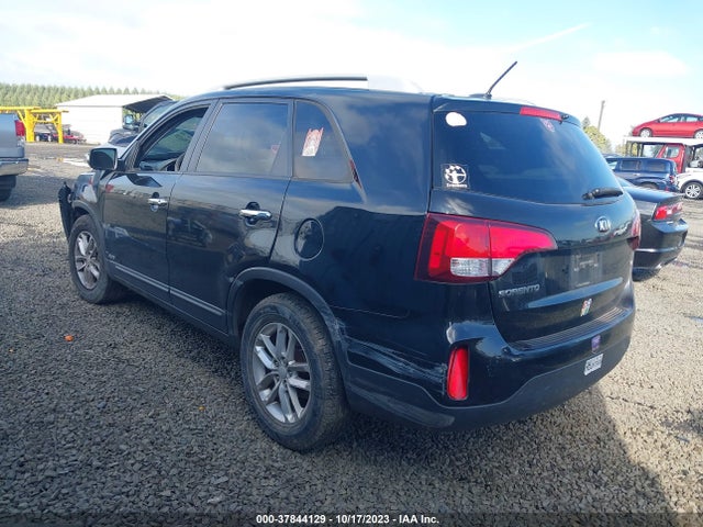 KIA SORENTO LX 2015 5XYKTDA7XFG610929 Image 3