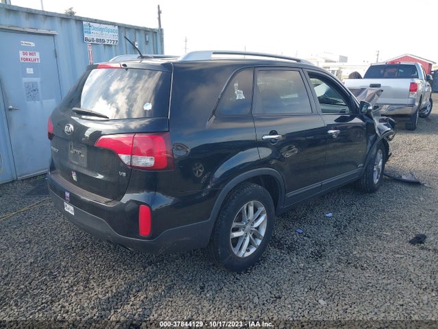 KIA SORENTO LX 2015 5XYKTDA7XFG610929 Image 4