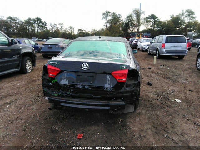 1VWAT7A3XFC071224 Volkswagen Passat 1.8t S