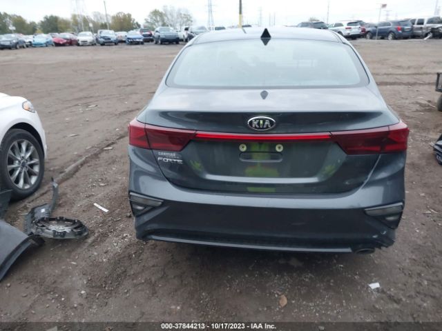 3KPF24AD0ME318808 KIA Forte Lxs