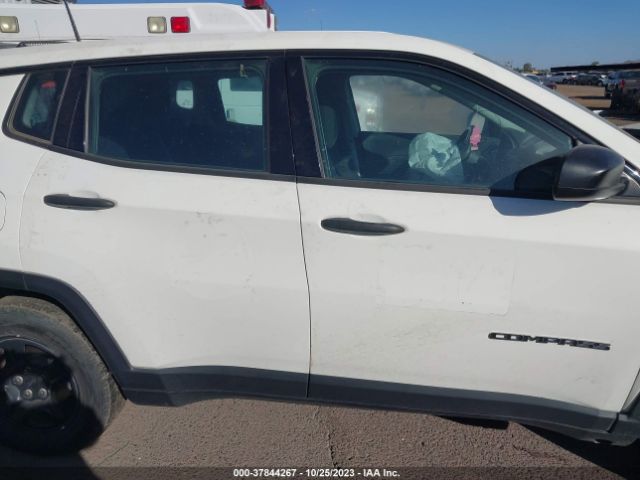 3C4NJCAB7JT263496 Jeep Compass Sport