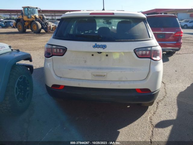3C4NJCAB7JT263496 Jeep Compass Sport