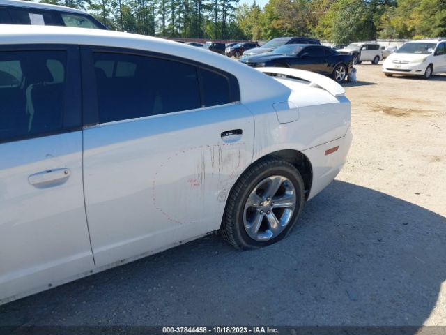 2C3CDXBG4EH300734 Dodge Charger Se