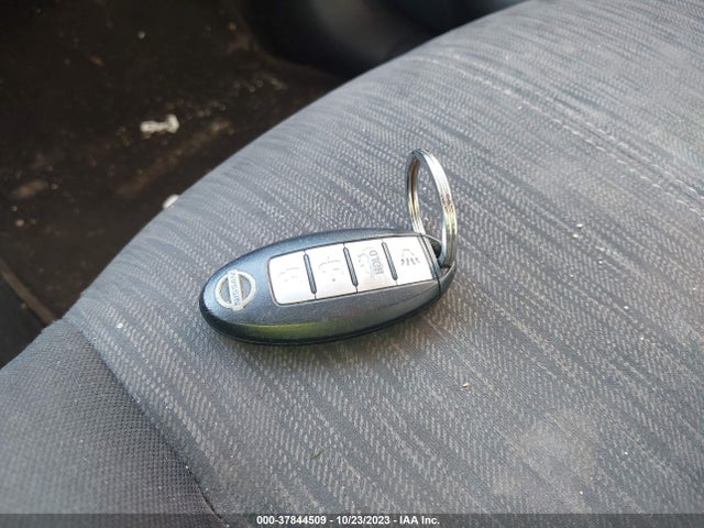 2015 NISSAN SENTRA SV VIN: 3N1AB7AP9FY301418