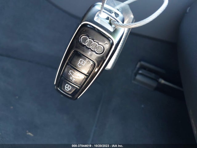 WA1LXBF75PD011033 Audi Q7 Premium Plus
